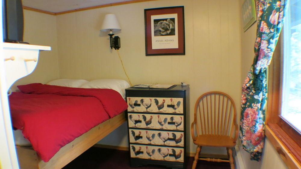 Blue Gentian Lodge At Magic Mountain Londonderry Eksteriør billede