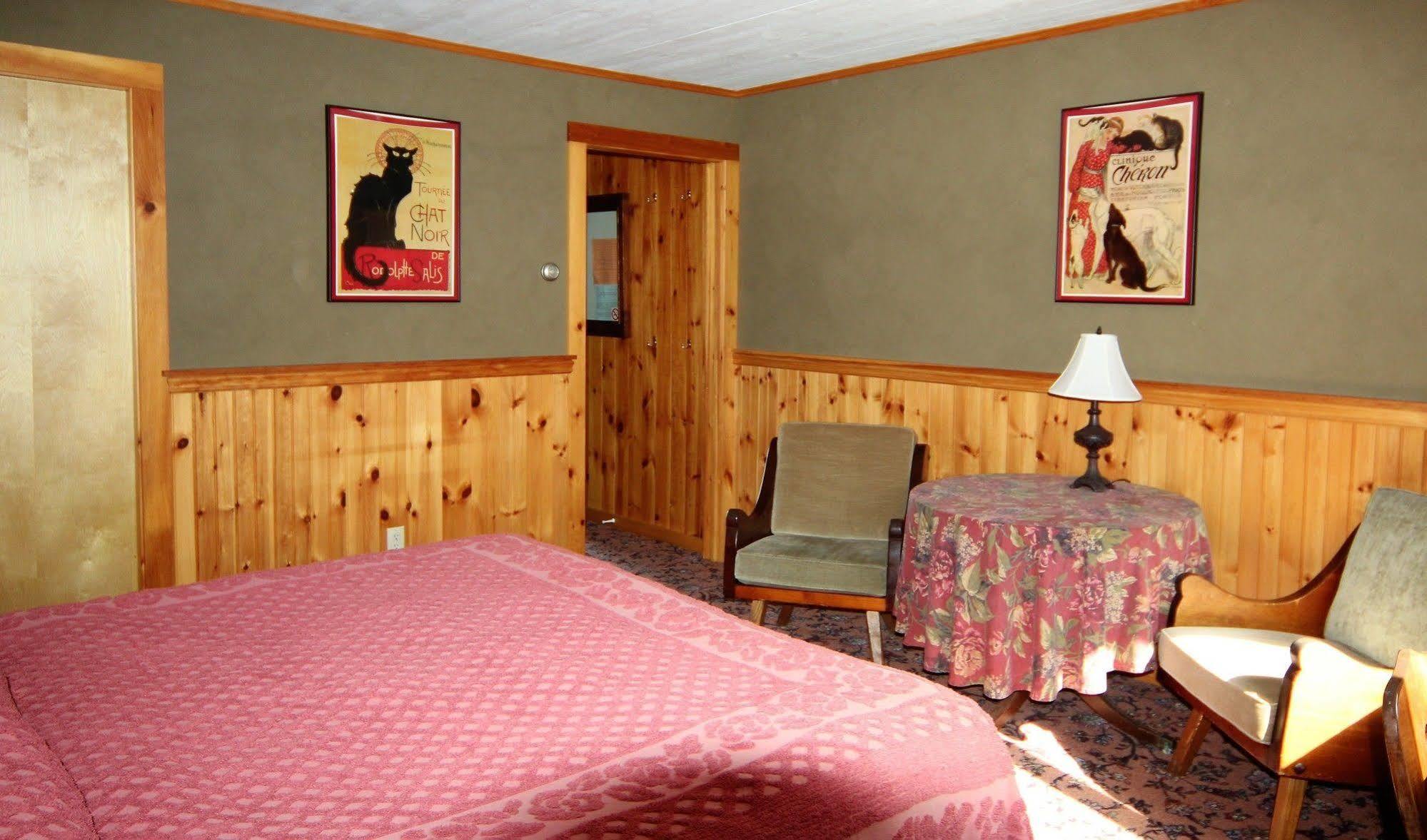 Blue Gentian Lodge At Magic Mountain Londonderry Eksteriør billede