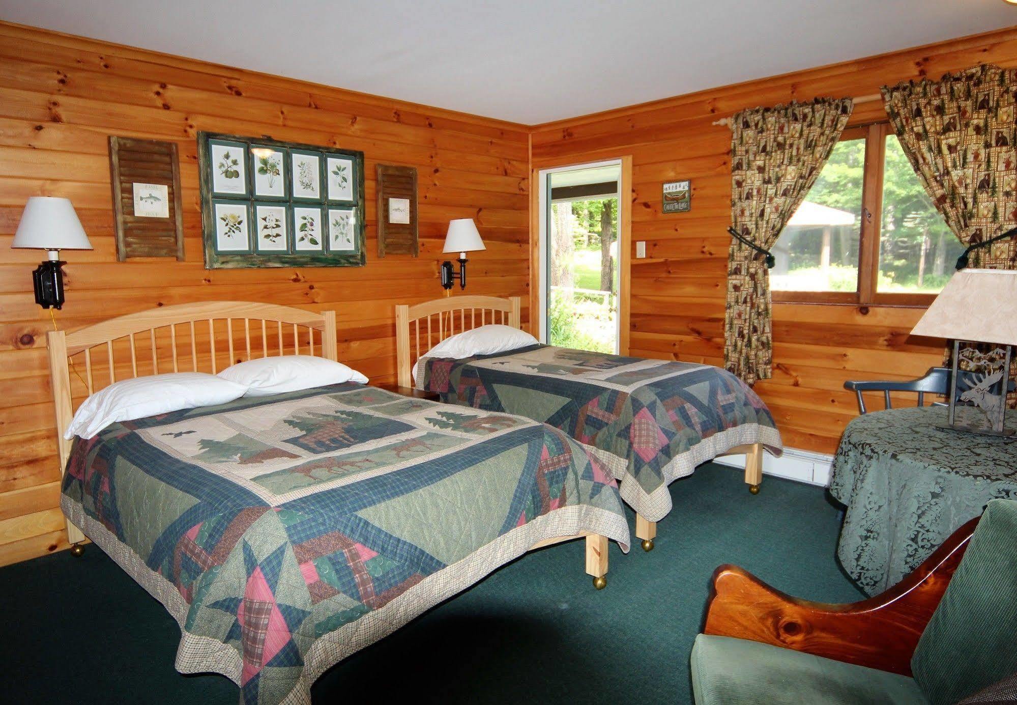 Blue Gentian Lodge At Magic Mountain Londonderry Eksteriør billede