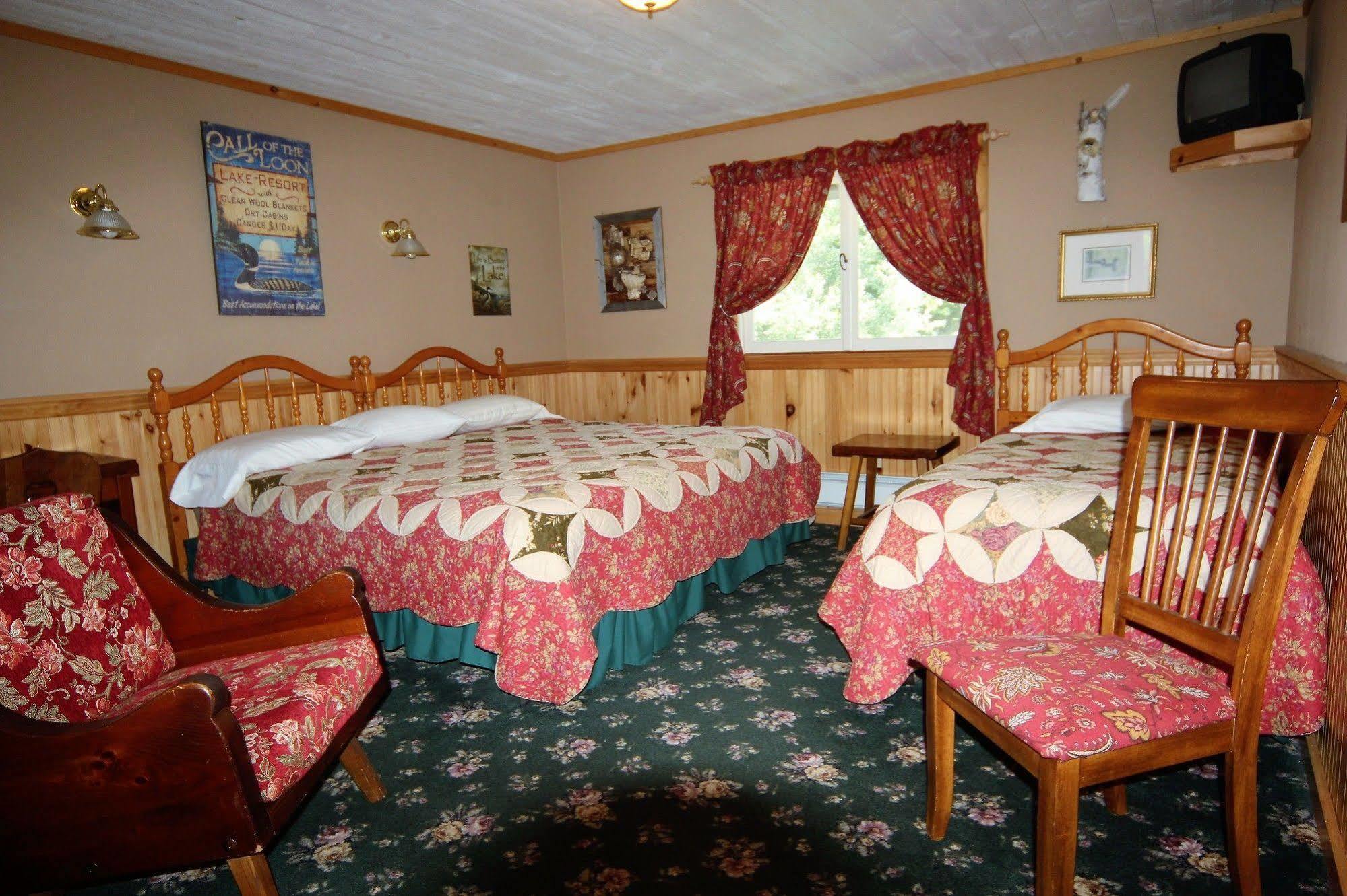 Blue Gentian Lodge At Magic Mountain Londonderry Eksteriør billede